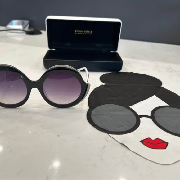 Alice + Olivia Stacey Black and White Sunglasses - Picture 3 of 7